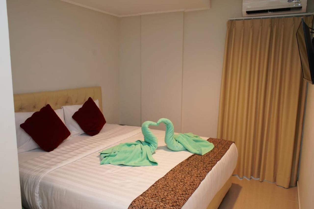 Aruuman Hotel Simpanglima Semarang Buitenkant foto