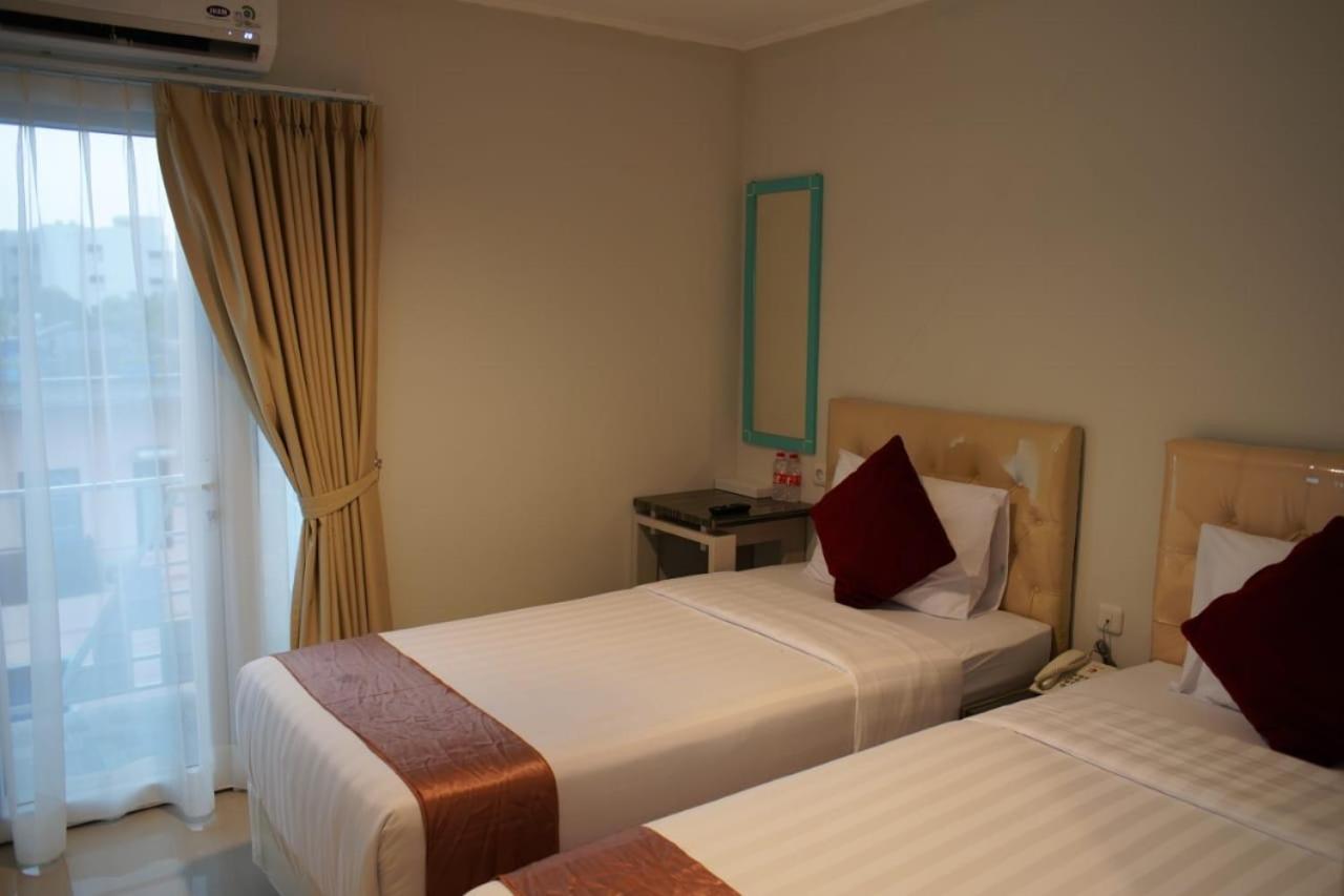 Aruuman Hotel Simpanglima Semarang Buitenkant foto