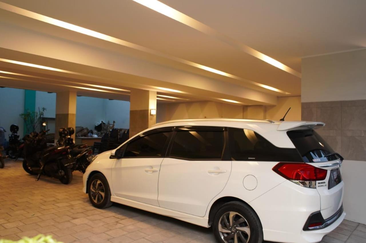 Aruuman Hotel Simpanglima Semarang Buitenkant foto