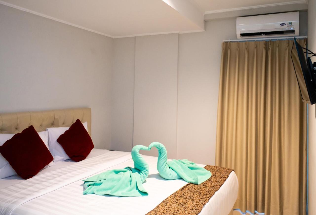 Aruuman Hotel Simpanglima Semarang Buitenkant foto