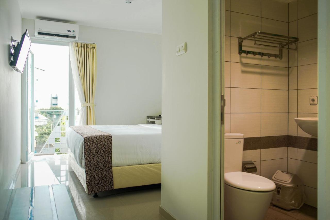 Aruuman Hotel Simpanglima Semarang Buitenkant foto