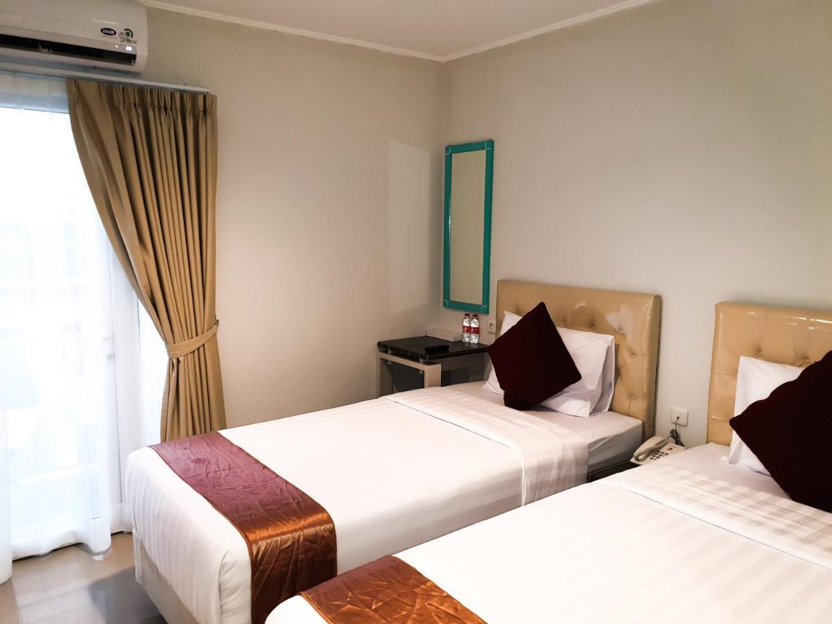 Aruuman Hotel Simpanglima Semarang Buitenkant foto