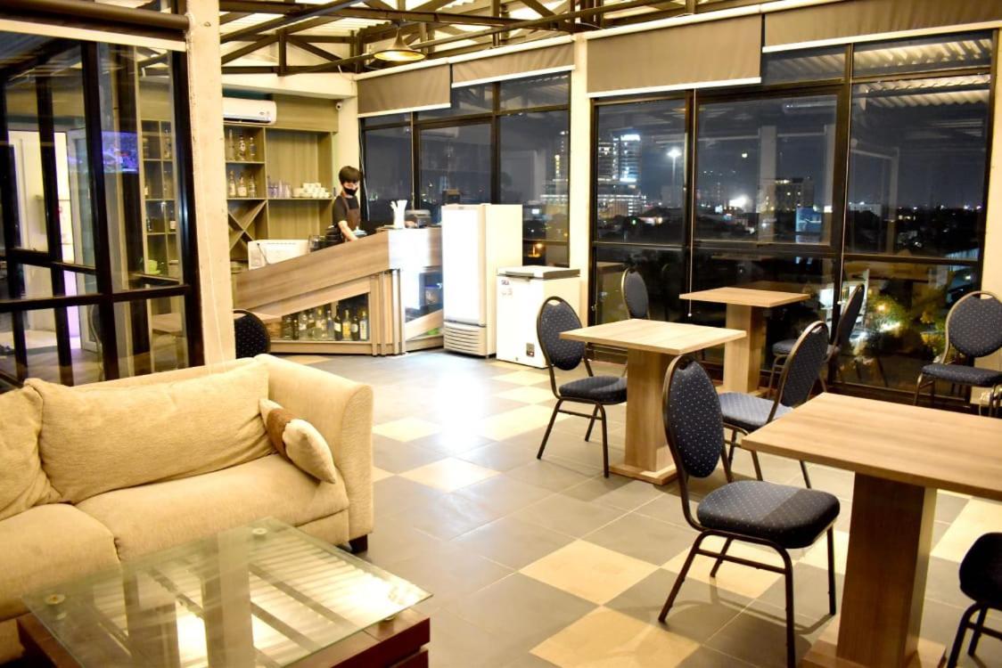 Aruuman Hotel Simpanglima Semarang Buitenkant foto