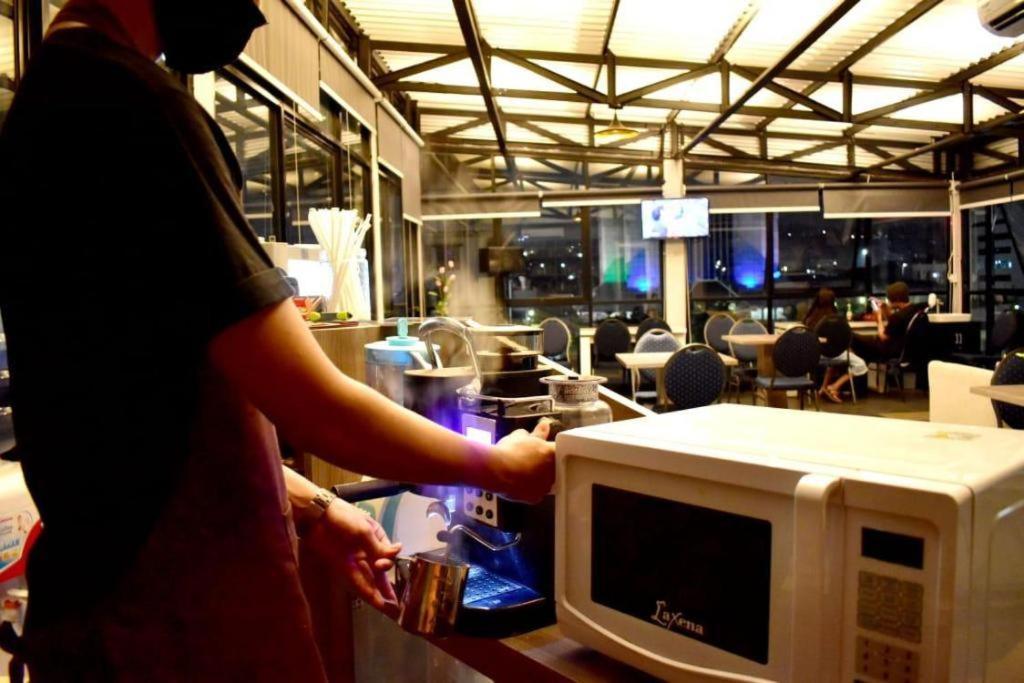 Aruuman Hotel Simpanglima Semarang Buitenkant foto
