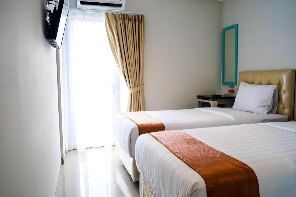 Aruuman Hotel Simpanglima Semarang Buitenkant foto
